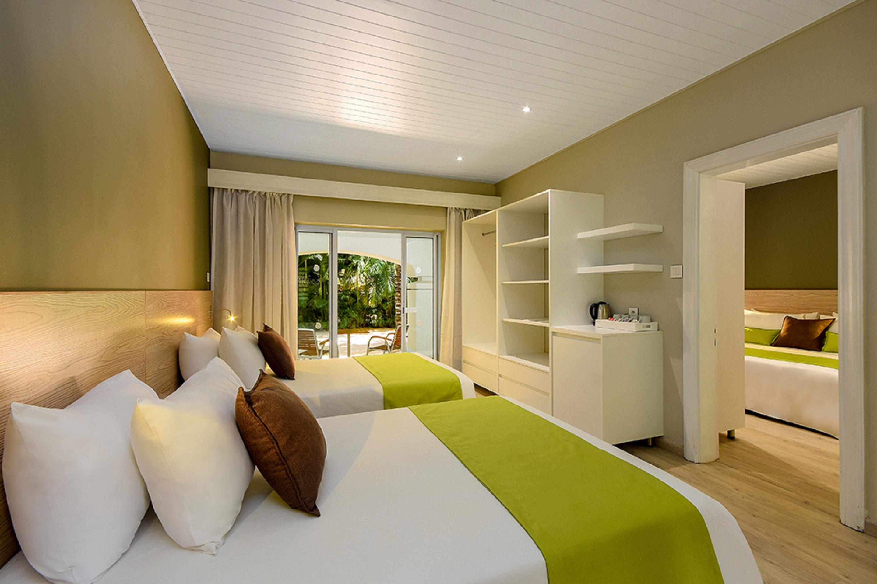 Mauricia Beachcomber Resort & Spa Grand Baie Bagian luar foto