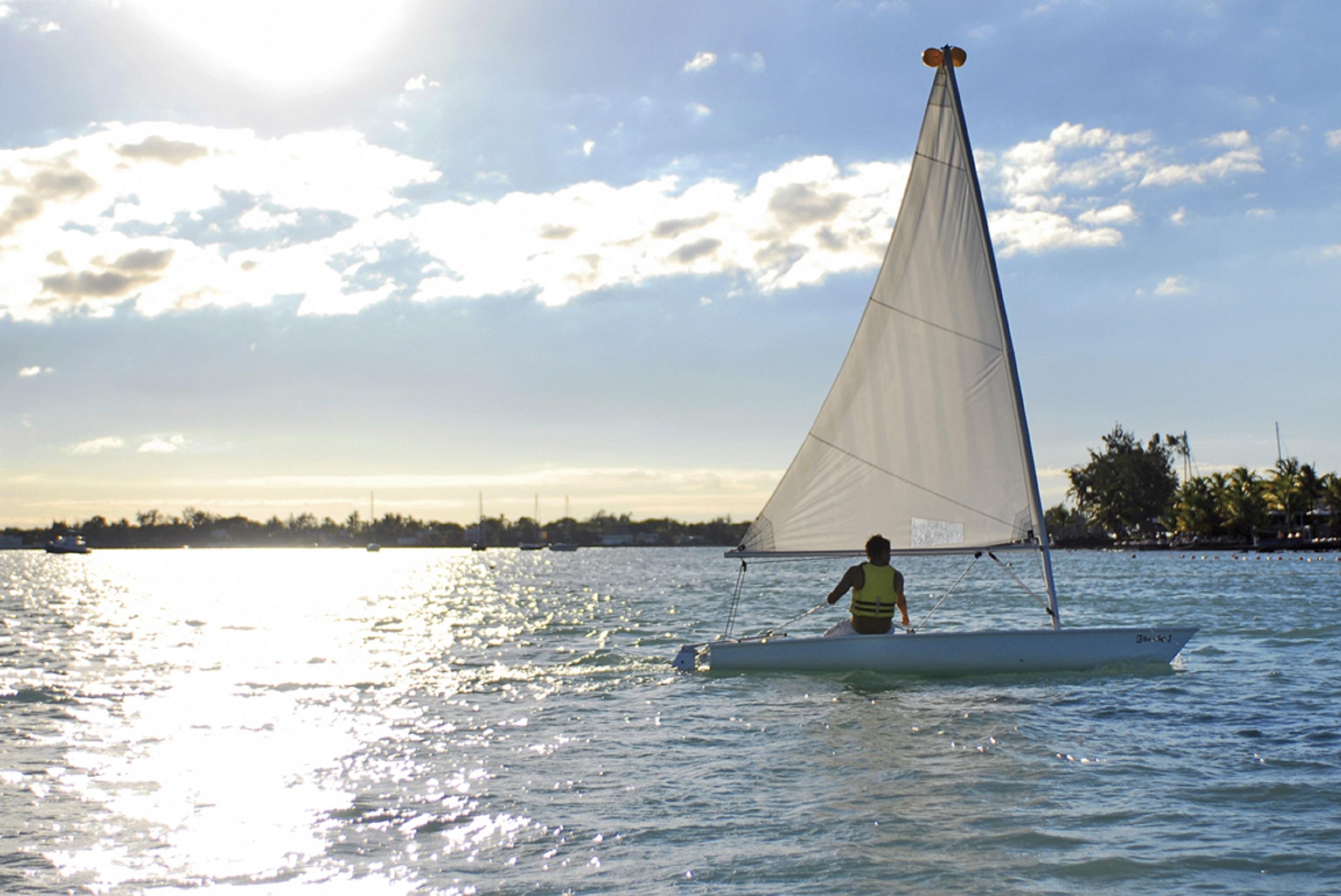 Mauricia Beachcomber Resort & Spa Grand Baie Bagian luar foto